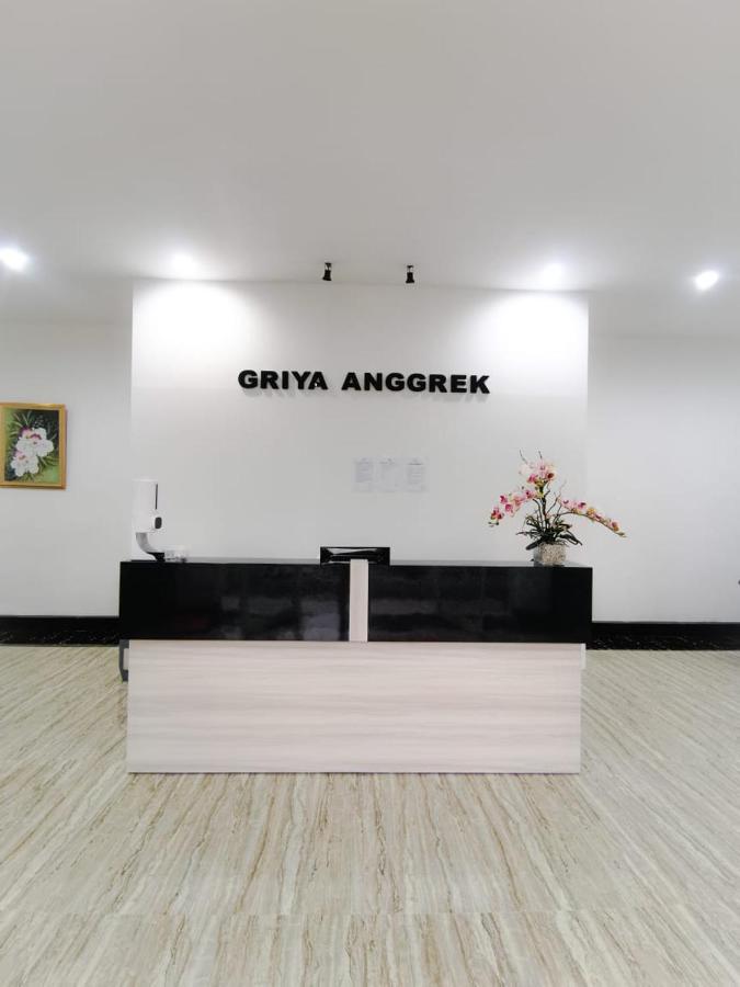 Griya Anggrek Hotell Trenggalek Eksteriør bilde